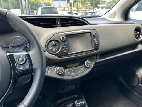 Toyota Yaris 5p 1.5h Business - Immagine 14