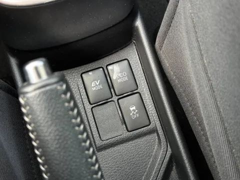 Toyota Yaris 5p 1.5h Business - Immagine 18