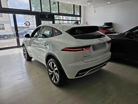 Jaguar E-Pace 2.0d i4 mhev R-Dynamic SE awd 163cv auto - Immagine 5