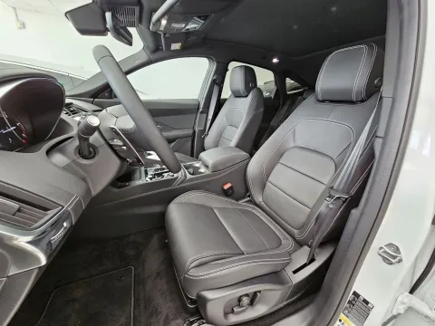 Jaguar E-Pace 2.0d i4 mhev R-Dynamic SE awd 163cv auto - Immagine 14