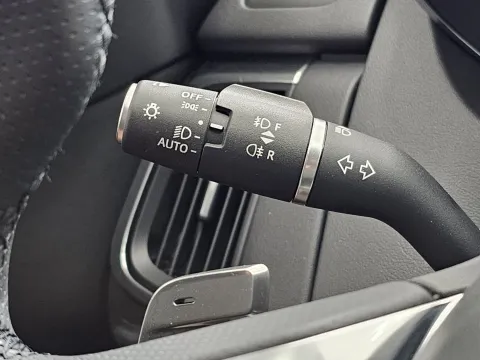 Jaguar E-Pace 2.0d i4 mhev R-Dynamic SE awd 163cv auto - Immagine 21