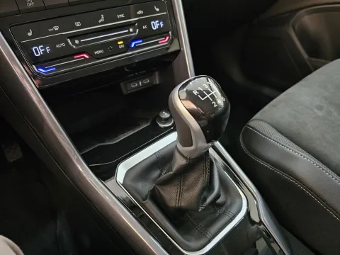 Volkswagen T-Roc 2.0 tdi Style 115cv - Immagine 22