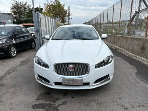 Jaguar XF Sportbrake 2.2d 200cv auto - Immagine 1