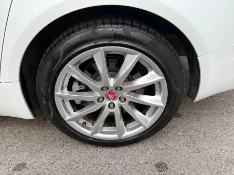 Jaguar XF Sportbrake 2.2d 200cv auto - Immagine 9