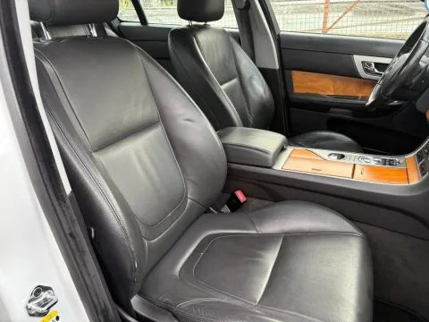Jaguar XF Sportbrake 2.2d 200cv auto - Immagine 11