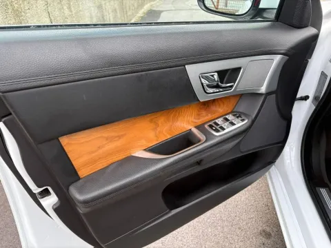 Jaguar XF Sportbrake 2.2d 200cv auto - Immagine 15