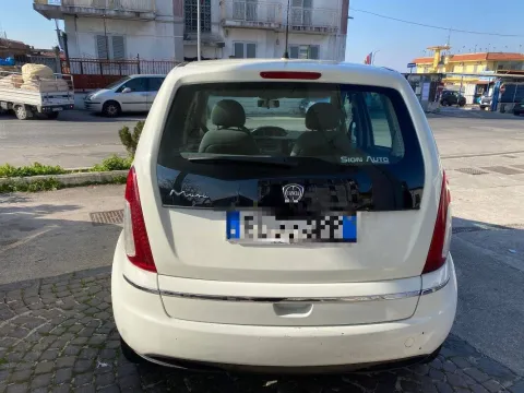 Lancia Musa 1.4 8v 5th Avenue ecochic Gpl - Immagine 2