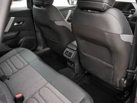 Citroen C4 X motore elettrico 100kW Plus - Immagine 15