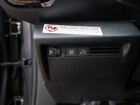 Citroen C4 X motore elettrico 100kW Plus - Immagine 18