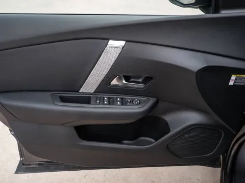Citroen C4 X motore elettrico 100kW Plus - Immagine 19