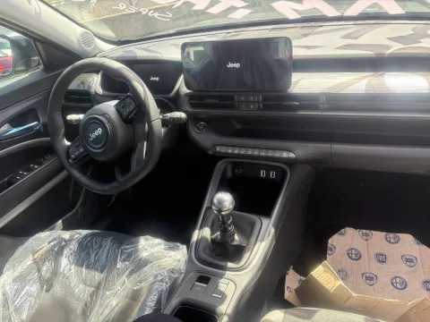 Jeep Avenger 1.2 turbo Longitude fwd 100cv - Immagine 8
