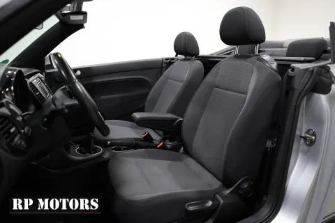 Volkswagen Maggiolino Cabrio 1.6 tdi Design 105cv - Immagine 8