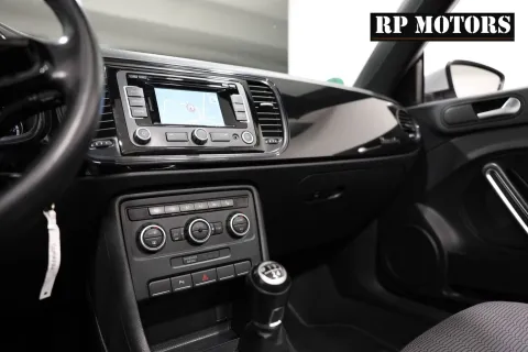 Volkswagen Maggiolino Cabrio 1.6 tdi Design 105cv - Immagine 14