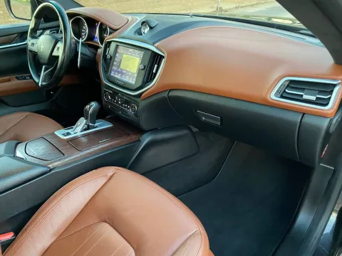Maserati Ghibli 3.0 V6 ds 275cv auto - Immagine 16