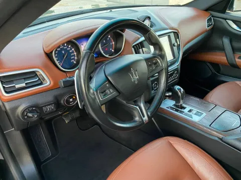 Maserati Ghibli 3.0 V6 ds 275cv auto - Immagine 19