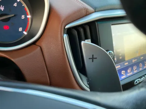 Maserati Ghibli 3.0 V6 ds 275cv auto - Immagine 21
