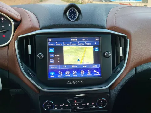 Maserati Ghibli 3.0 V6 ds 275cv auto - Immagine 22