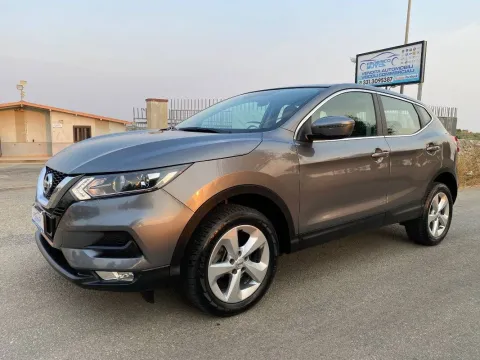 Nissan Qashqai 1.5 dci Business 115cv - Immagine 1