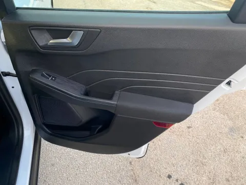 Ford Kuga 1.5 ecoblue Connect 2wd 120cv auto - Immagine 31