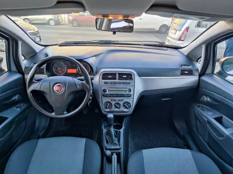 Fiat Punto 5p 1.3 mjt 16v Street 75cv E5+ - Immagine 7