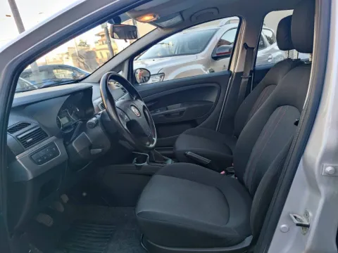 Fiat Punto 5p 1.3 mjt 16v Street 75cv E5+ - Immagine 8