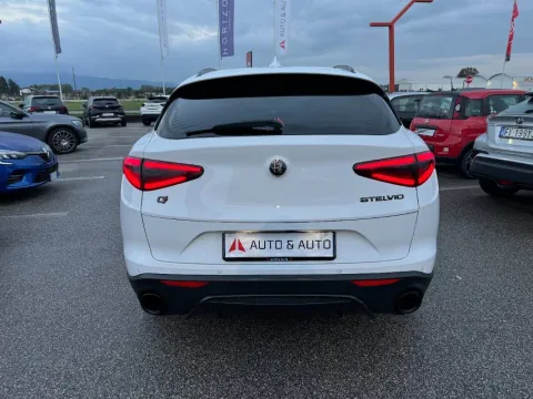 Alfa Romeo Stelvio 2.2 t B-Tech Q4 210cv auto - Immagine 8