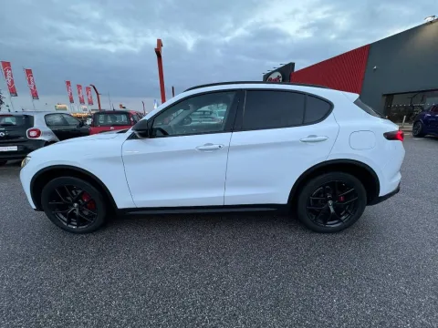 Alfa Romeo Stelvio 2.2 t B-Tech Q4 210cv auto - Immagine 10
