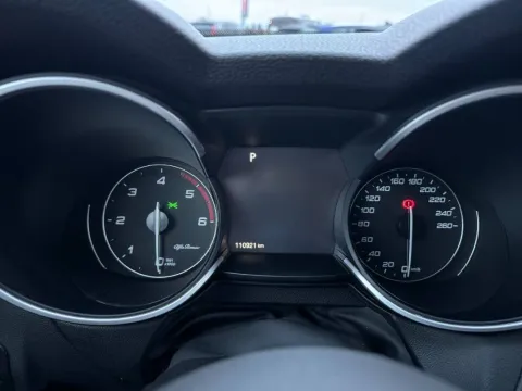 Alfa Romeo Stelvio 2.2 t B-Tech Q4 210cv auto - Immagine 19