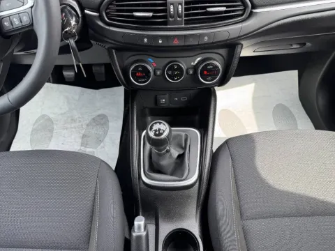 Fiat Tipo 5p 1.3 mjt Business s&s 95cv my20 - Immagine 14