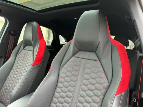 Audi Q3 Sportback RS 2.5 quattro s-tronic - Immagine 12