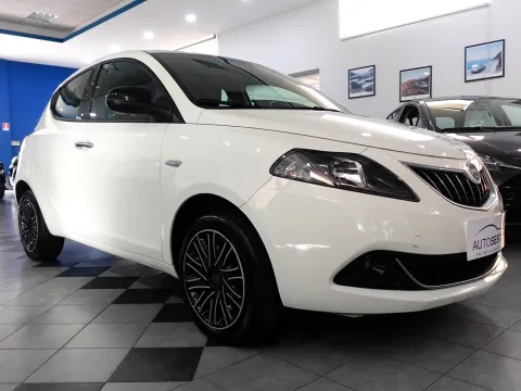 Lancia Ypsilon 1.0 firefly hybrid Gold s&s 70cv - Immagine 3