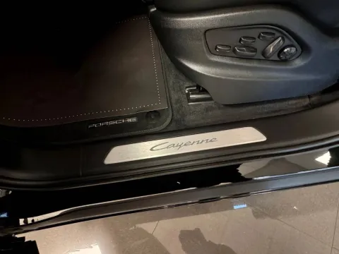 Porsche Cayenne Coupe 3.0 e-hybrid 5p.ti tiptronic - Immagine 10