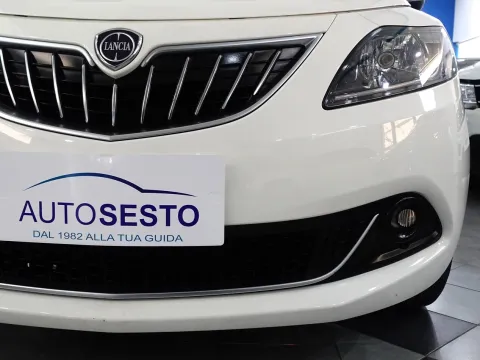 Lancia Ypsilon 1.0 firefly hybrid Gold s&s 70cv - Immagine 10