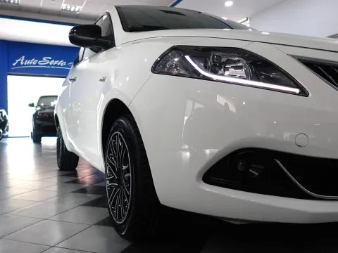 Lancia Ypsilon 1.0 firefly hybrid Gold s&s 70cv - Immagine 11