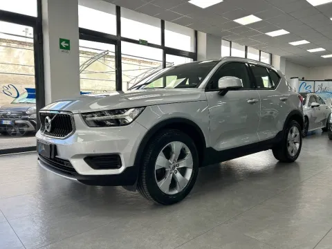Volvo XC40 2.0 d4 Momentum awd geartronic - Immagine 3