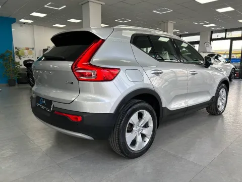 Volvo XC40 2.0 d4 Momentum awd geartronic - Immagine 6