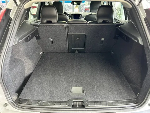 Volvo XC40 2.0 d4 Momentum awd geartronic - Immagine 9