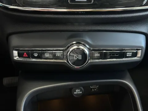 Volvo XC40 2.0 d4 Momentum awd geartronic - Immagine 23