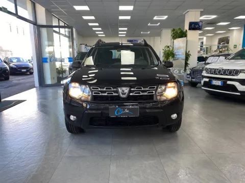 Dacia Duster 1.5 dci Ambiance Family 4x2 s&s 110cv - Immagine 2