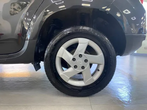 Dacia Duster 1.5 dci Ambiance Family 4x2 s&s 110cv - Immagine 8