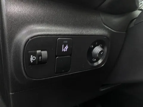 Citroen C3 1.2 puretech Shine s&s 110cv - Immagine 10