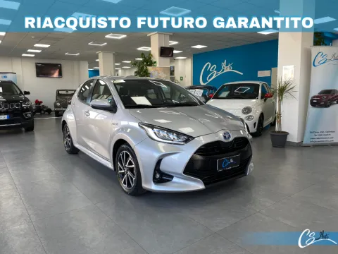 Toyota Yaris 1.5h Premiere - Immagine 1