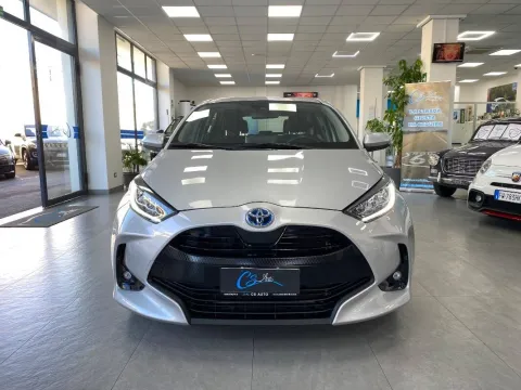 Toyota Yaris 1.5h Premiere - Immagine 2