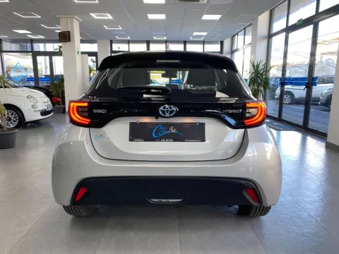 Toyota Yaris 1.5h Premiere - Immagine 6