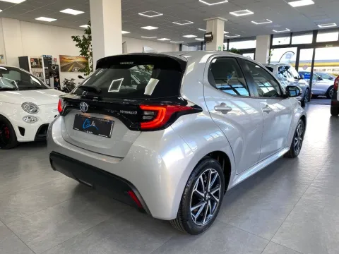 Toyota Yaris 1.5h Premiere - Immagine 7