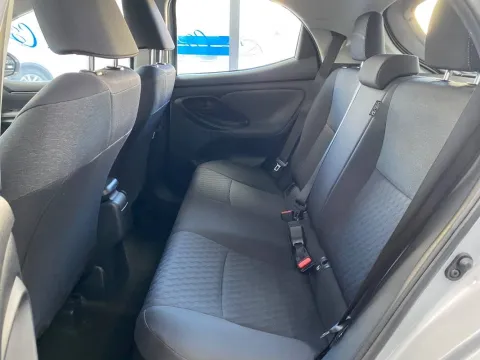 Toyota Yaris 1.5h Premiere - Immagine 12