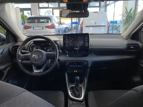 Toyota Yaris 1.5h Premiere - Immagine 13