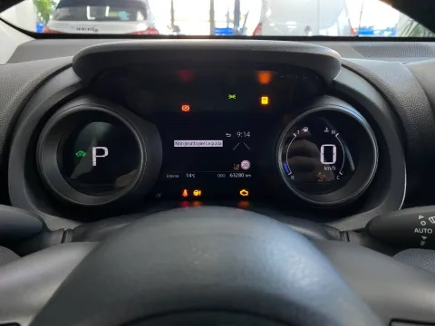 Toyota Yaris 1.5h Premiere - Immagine 15