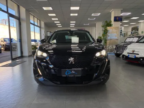 Peugeot 2008 1.5 bluehdi Active s&s 100cv - Immagine 2