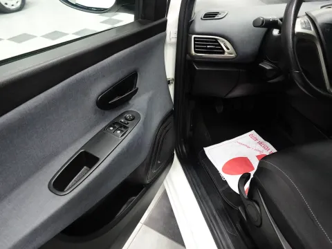 Lancia Ypsilon 1.0 firefly hybrid Gold s&s 70cv - Immagine 17